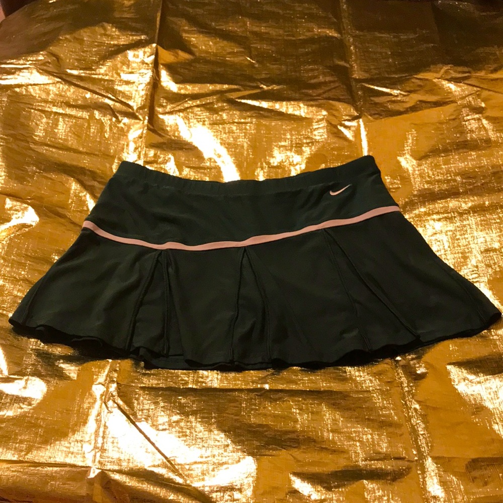NIKE SHORT GOLF SKIRT L
